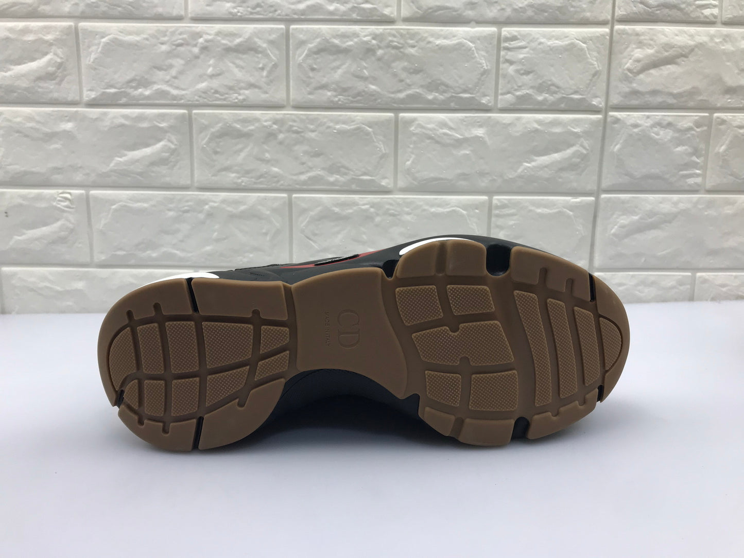 Dior b22