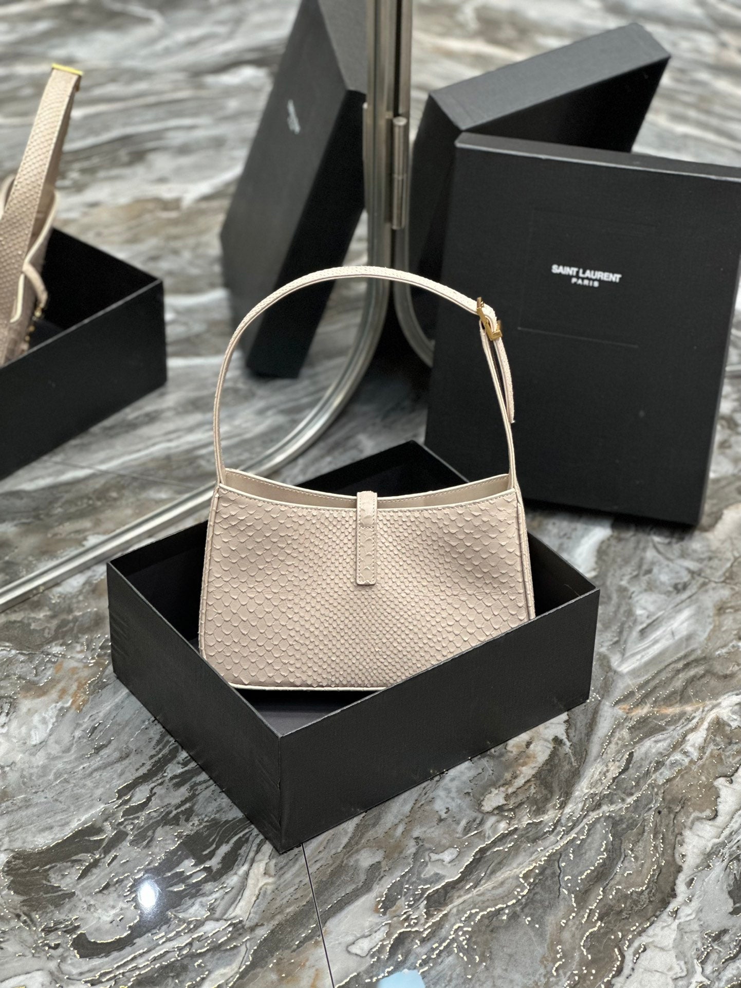 Borsa YSL