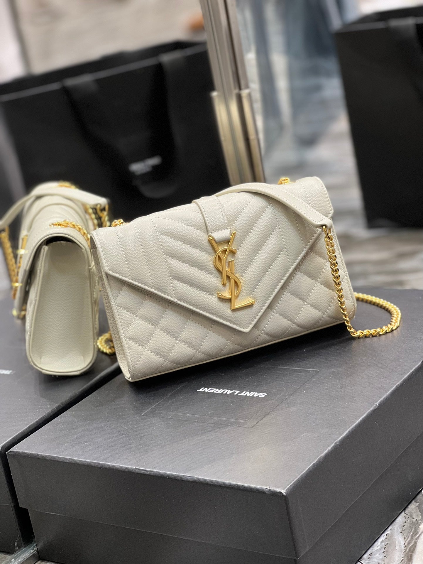 Borsa YSL