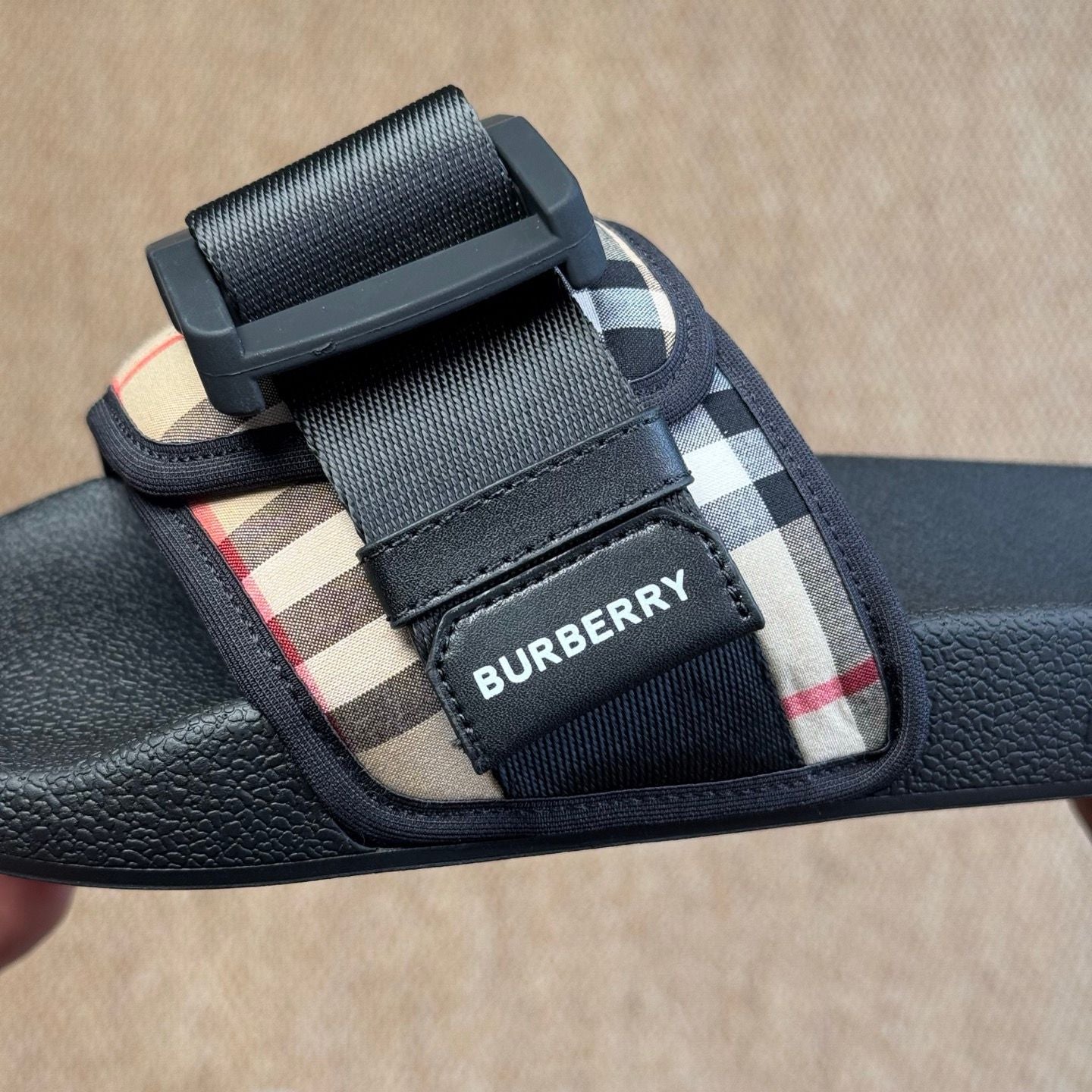 Slippers Burberry