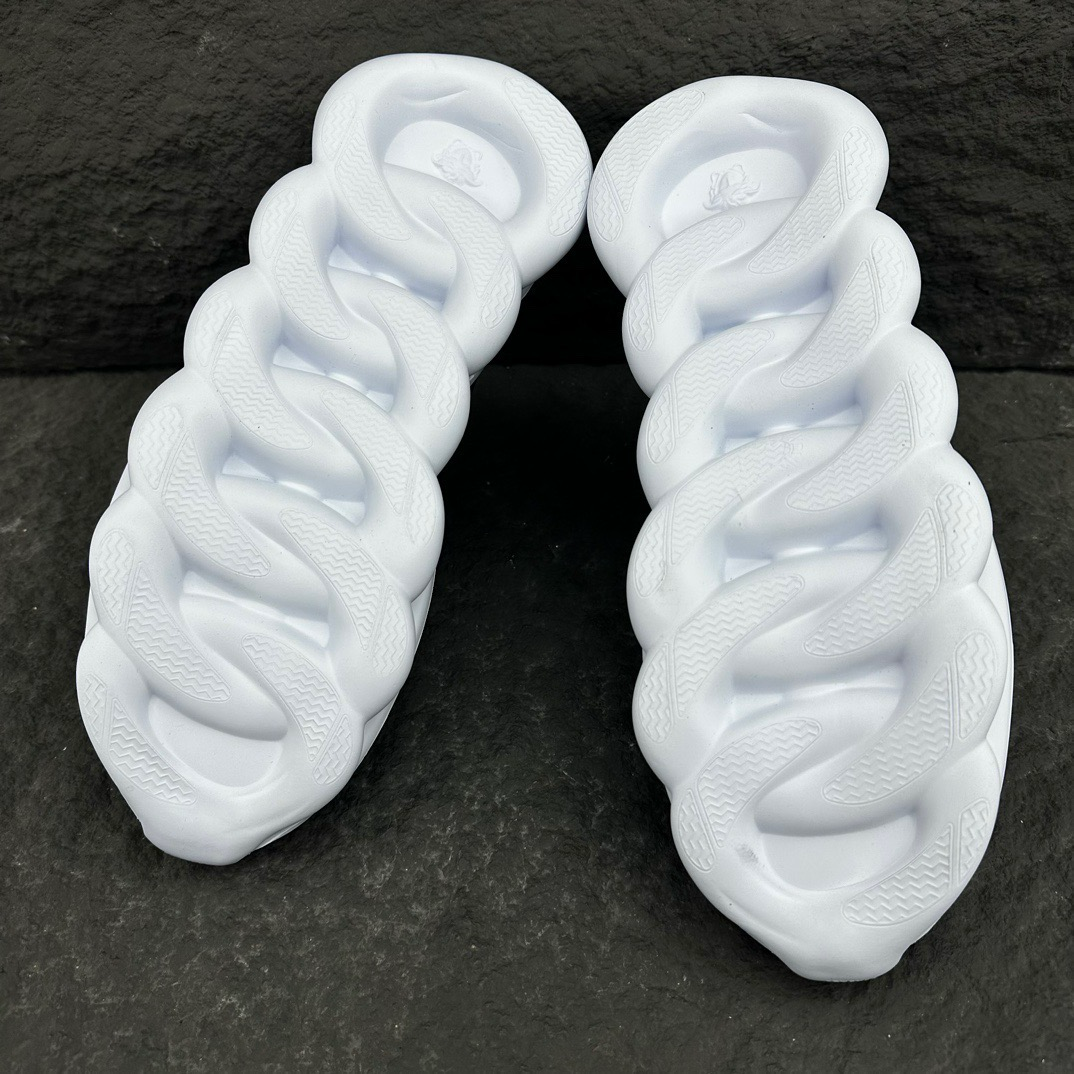 Versace Chain Reaction