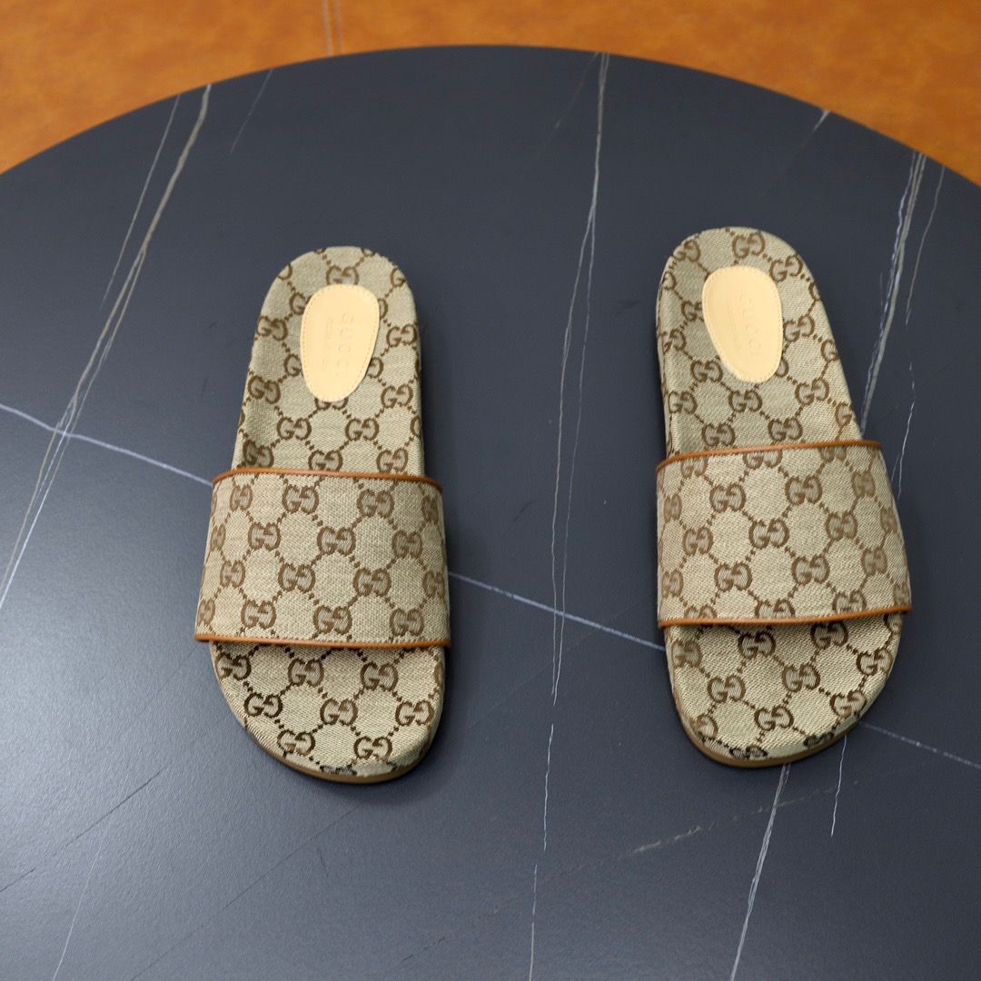 Slippers Gucci