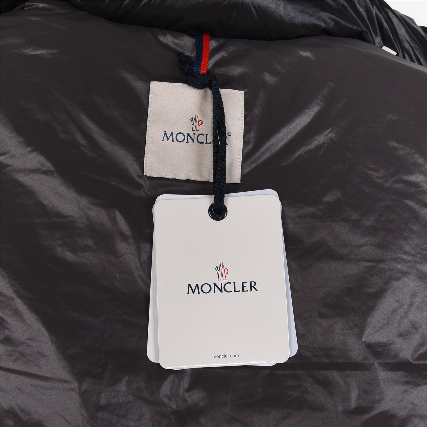 Smanicato moncler