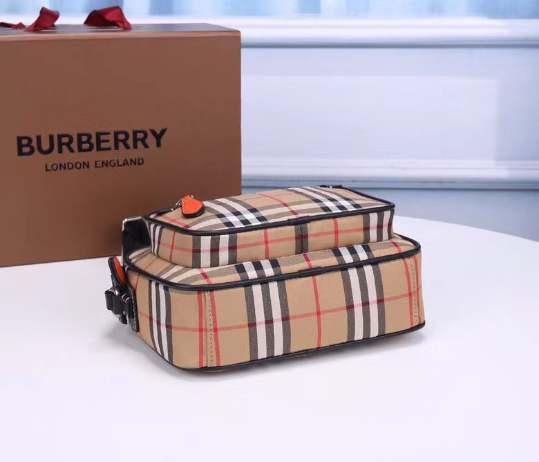 Borsello Burberry
