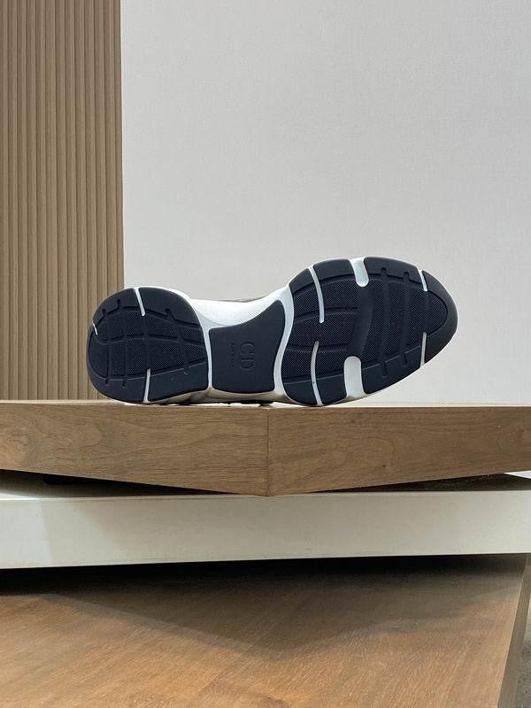 Dior b22