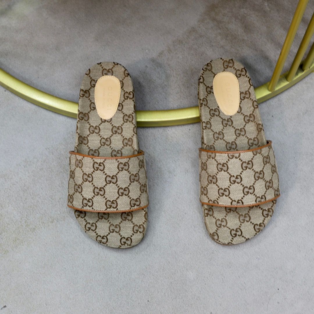 Slippers Gucci