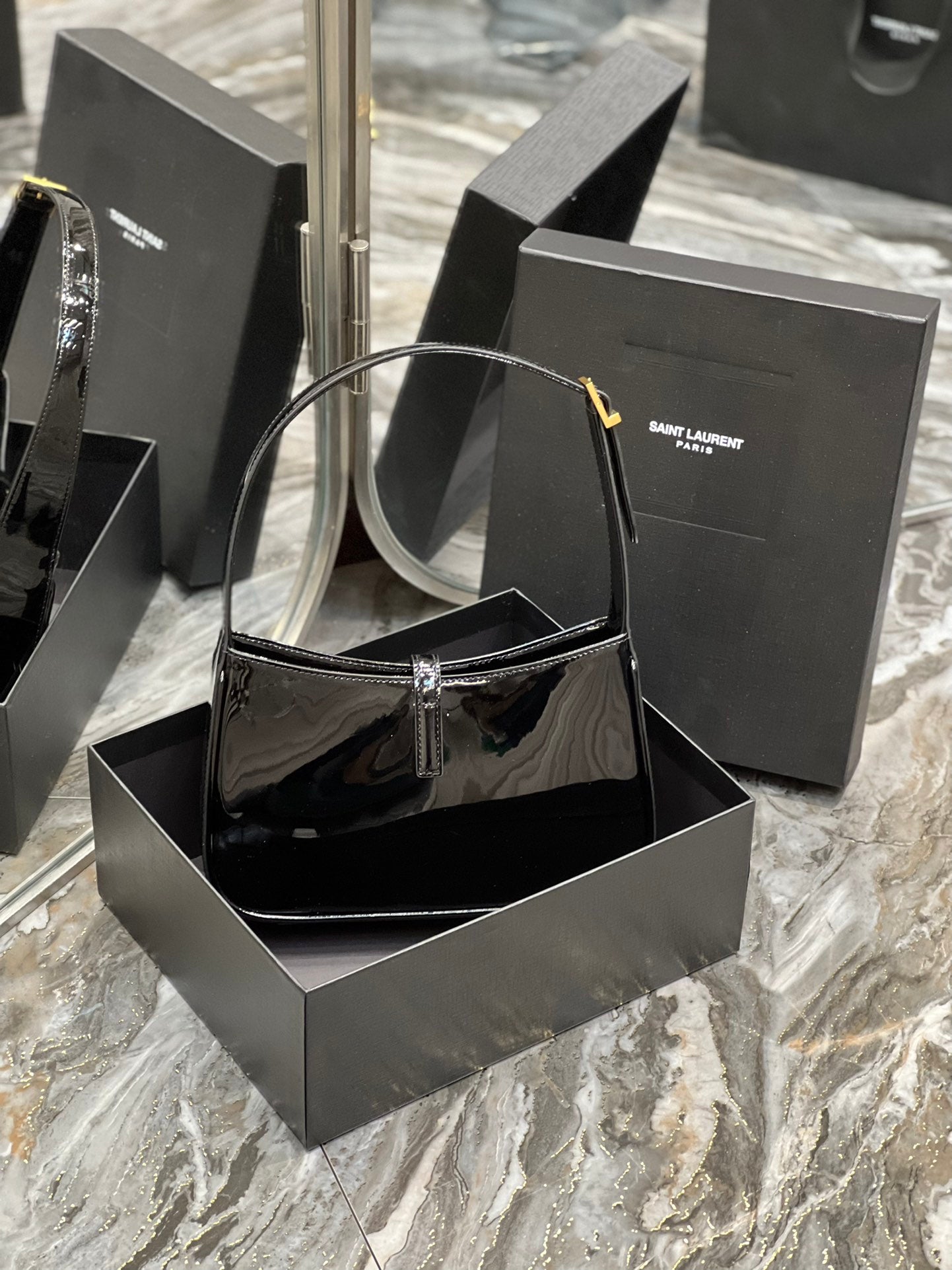 Borsa YSL