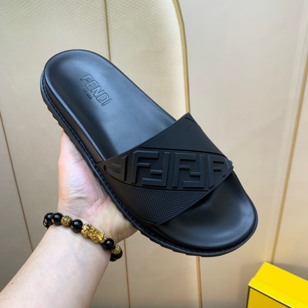 Slippers Fend