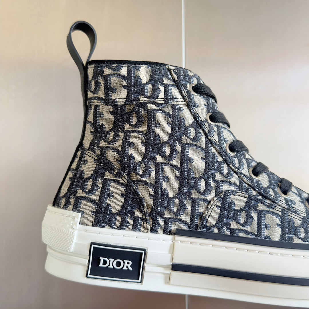 Dior b23