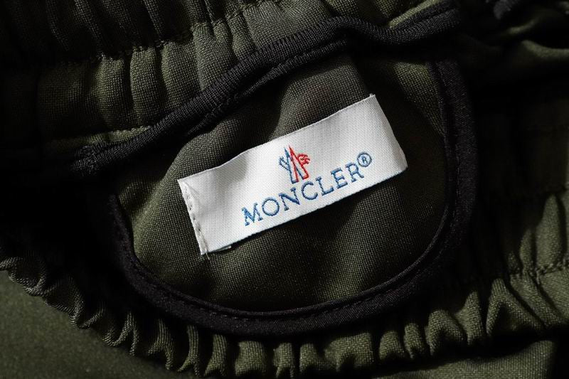 Pantaloncini Moncler green