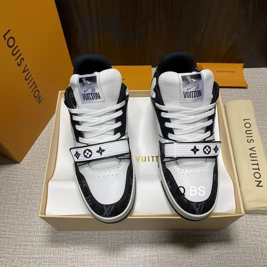 Louis Vuitton trainer LV black