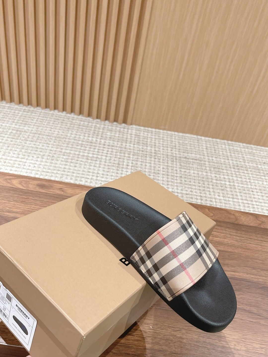 Slippers Burberry