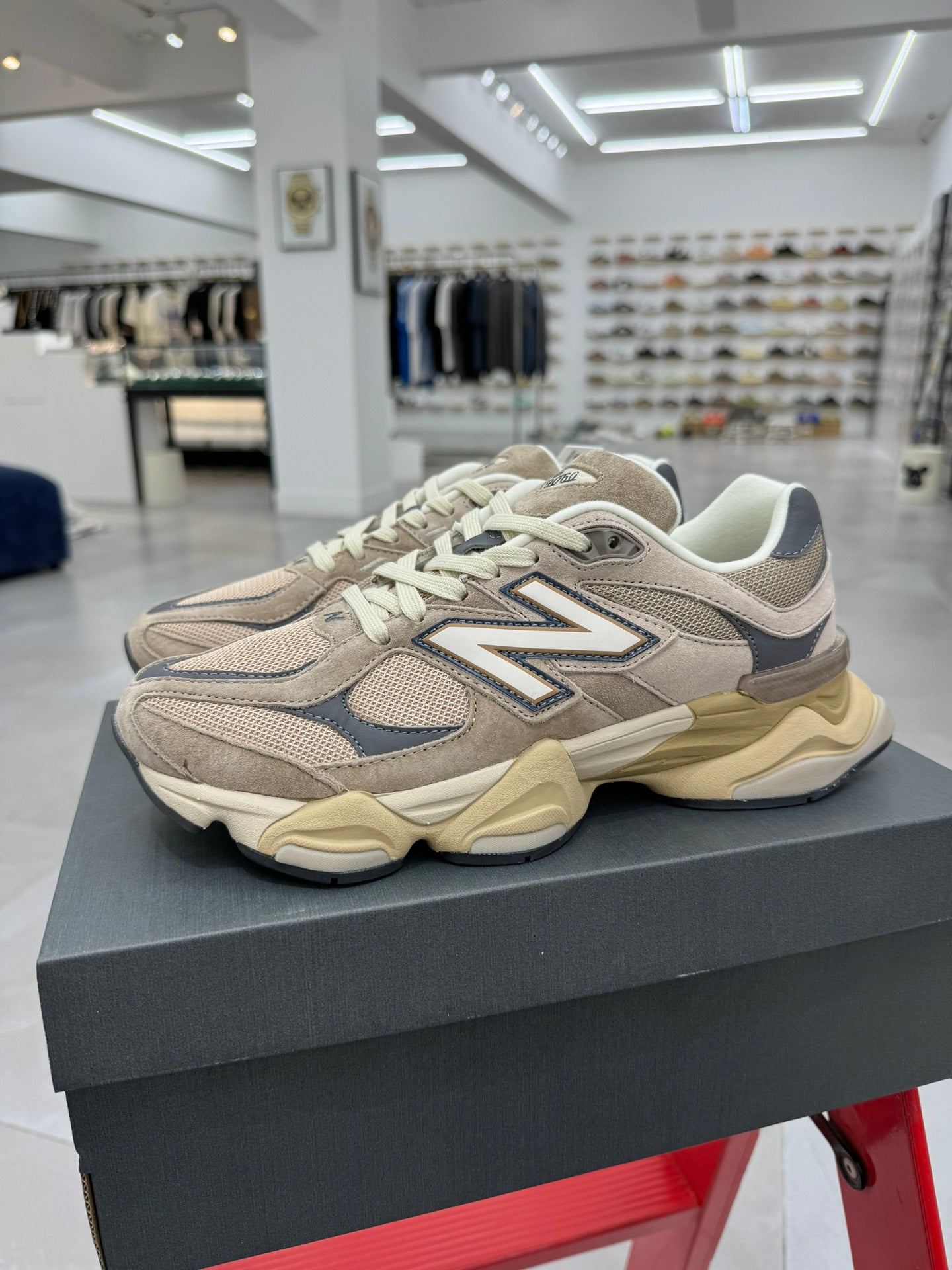 New Balance 9060