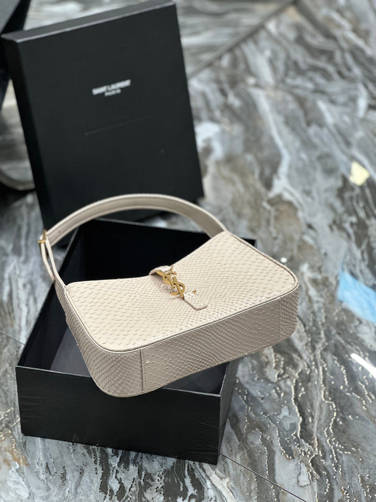 Borsa YSL