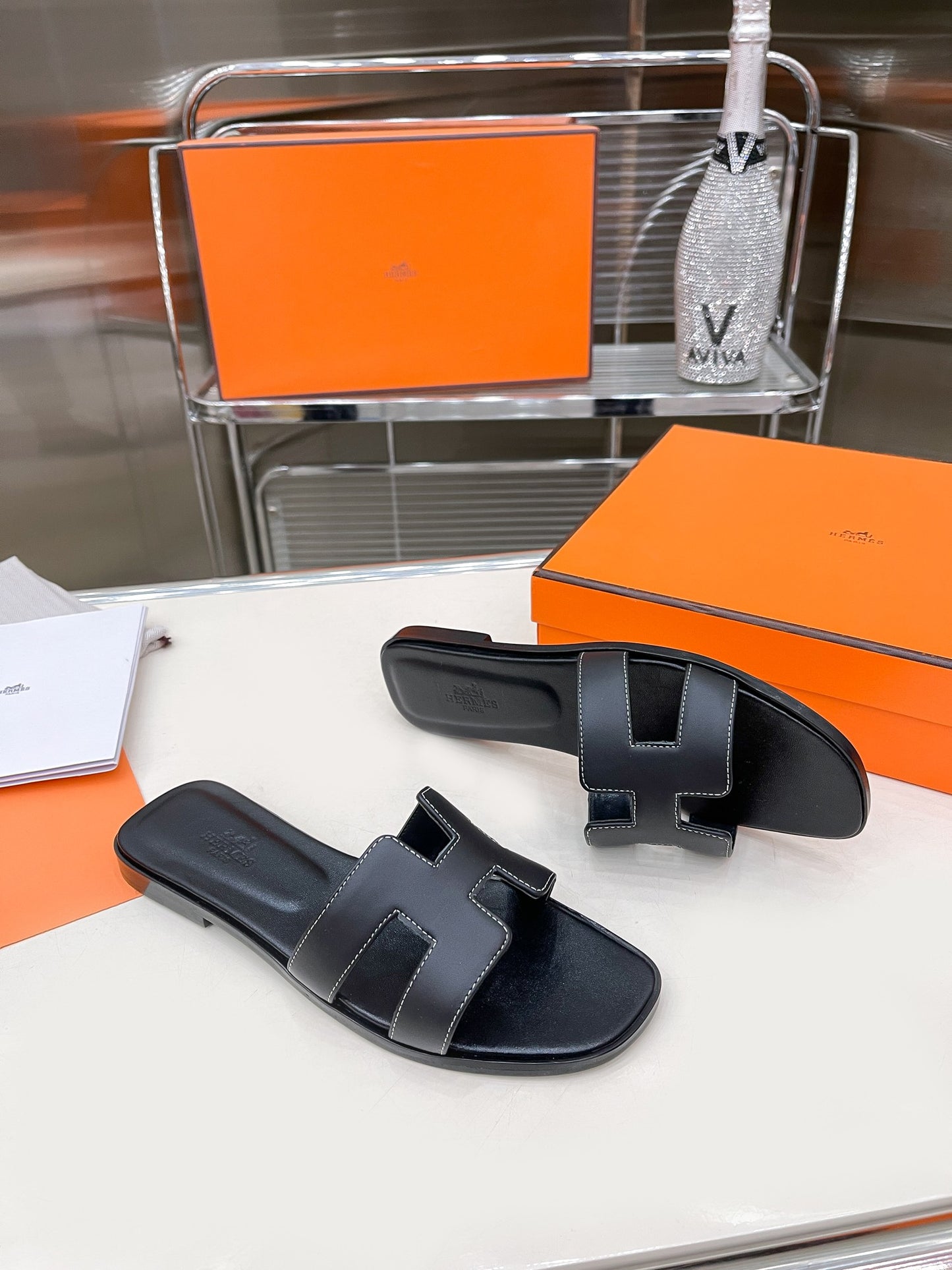 Hermes black