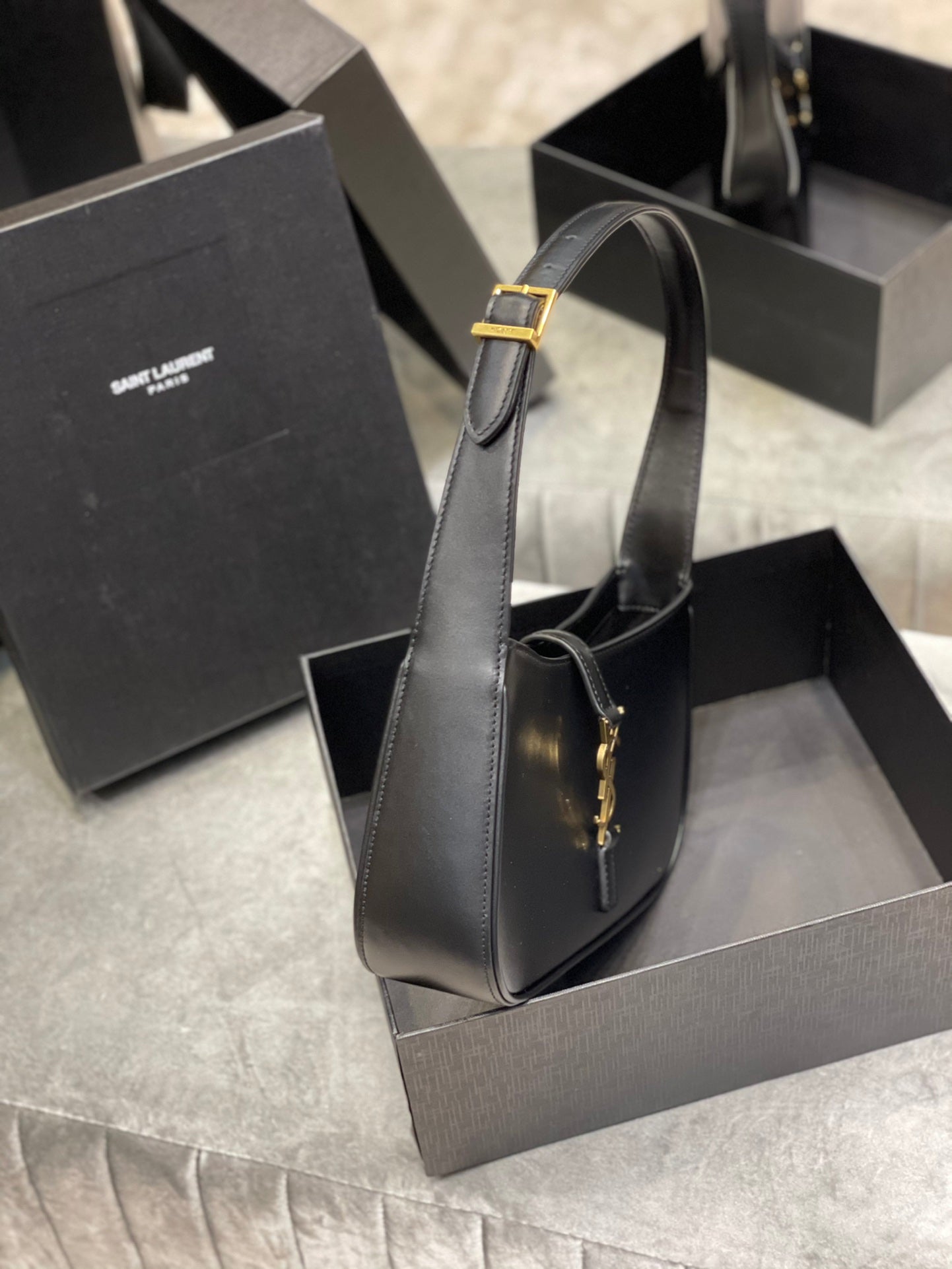 Borsa YSL