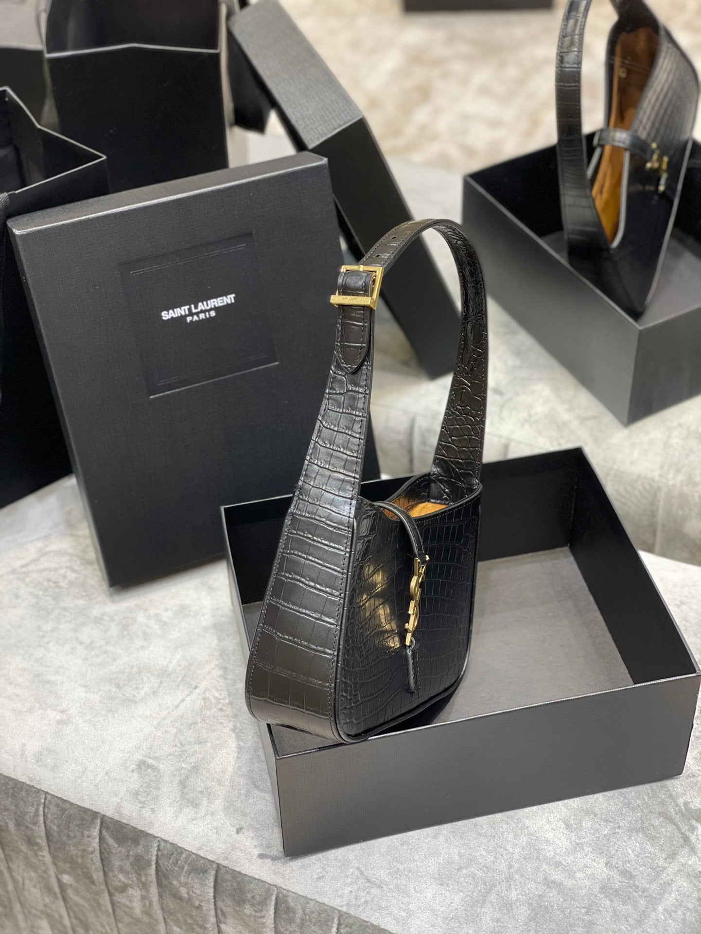 Borsa YSL