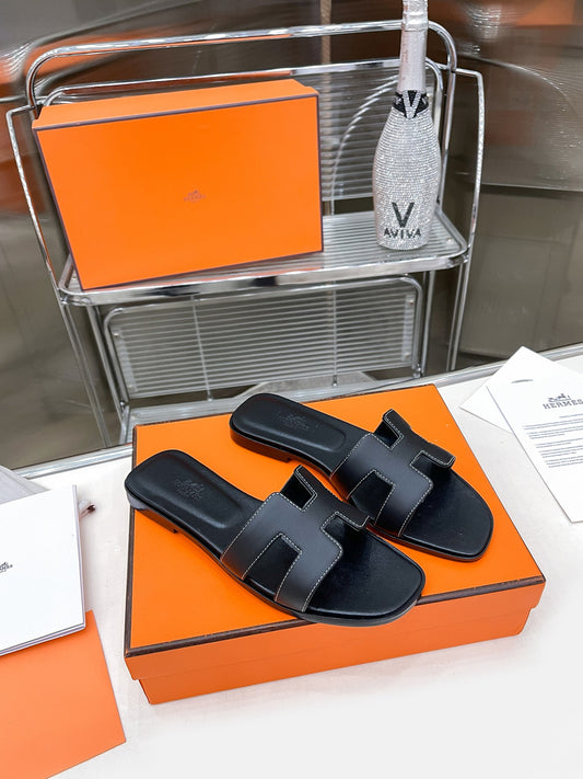 Hermes black