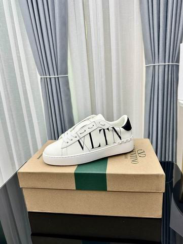 Valentino Garavani Rockstud