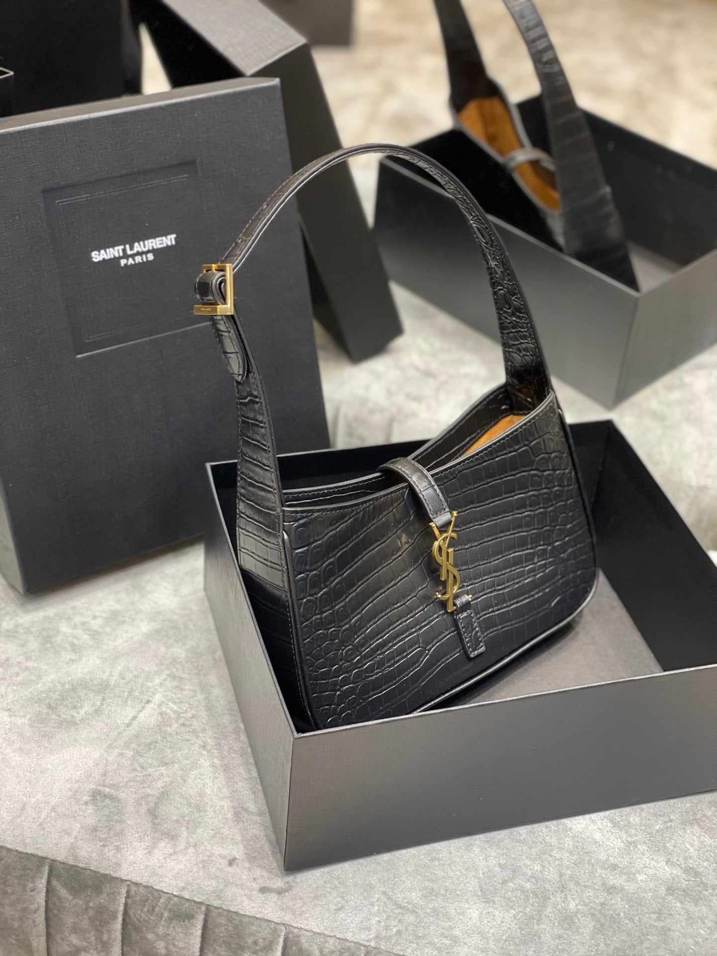 Borsa YSL