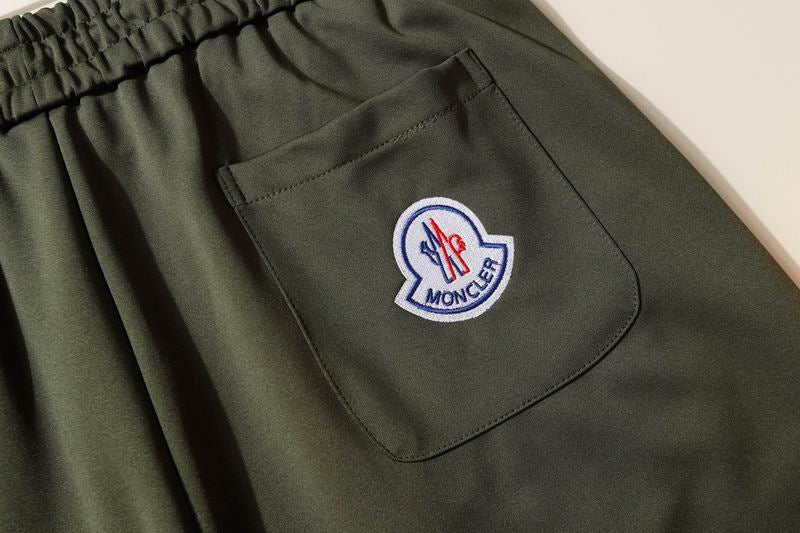 Pantaloncini Moncler green