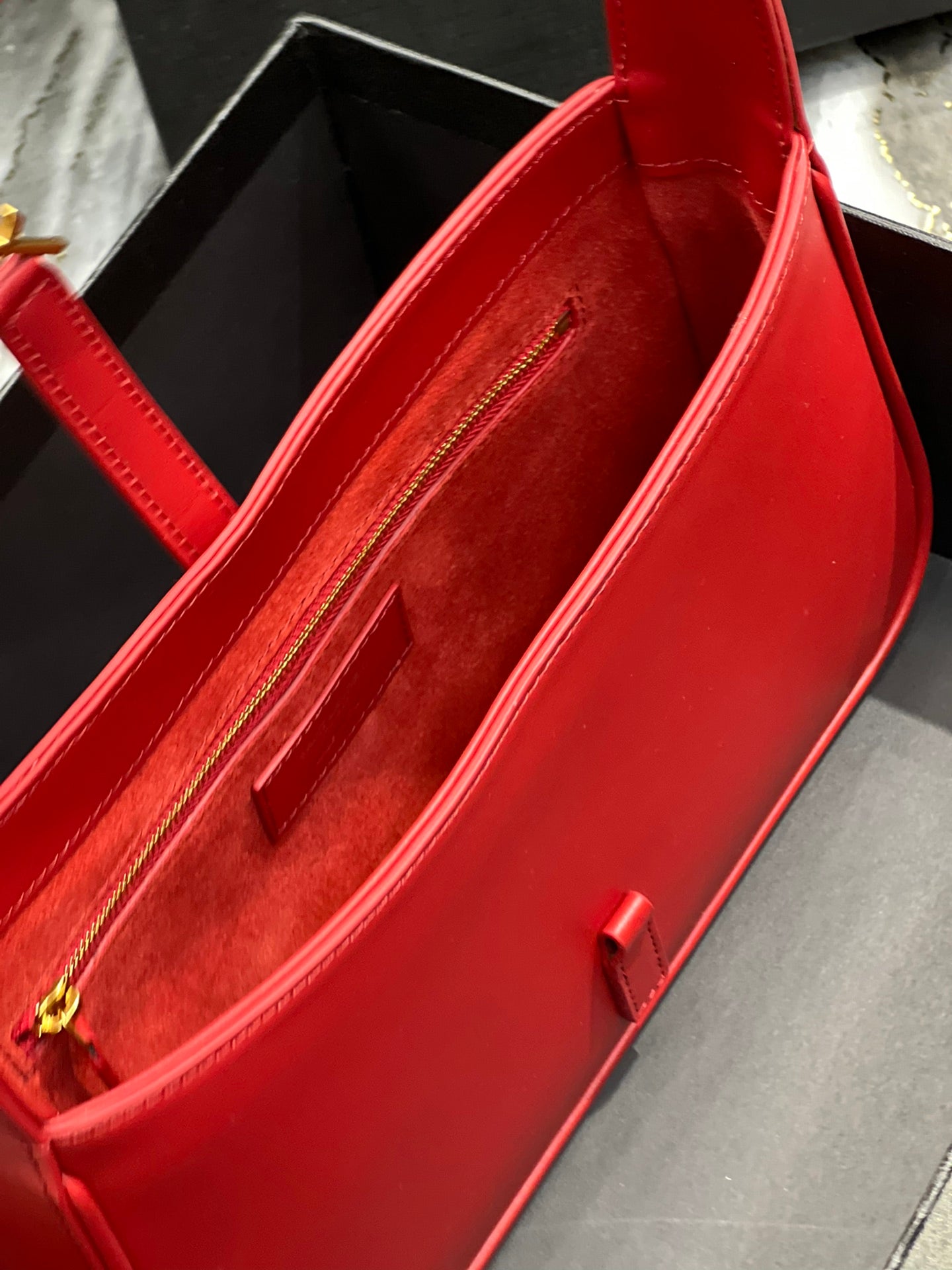 Borsa YSL