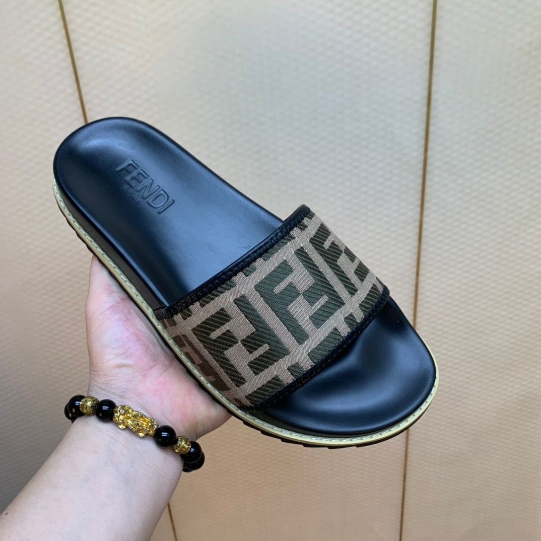 Slippers Fend