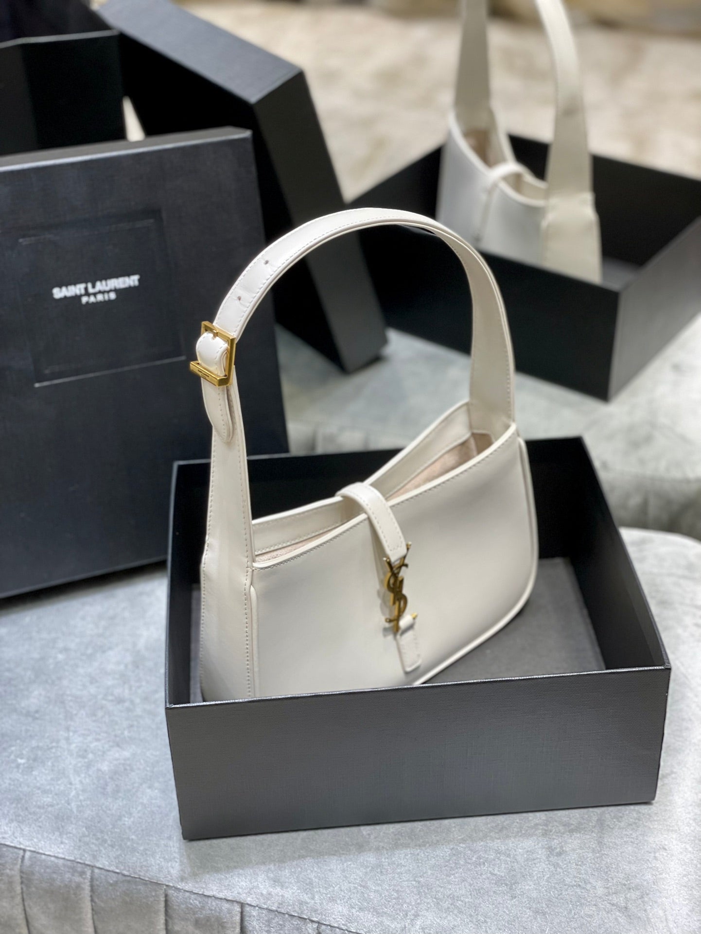 Borsa YSL