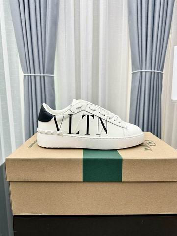 Valentino Garavani Rockstud