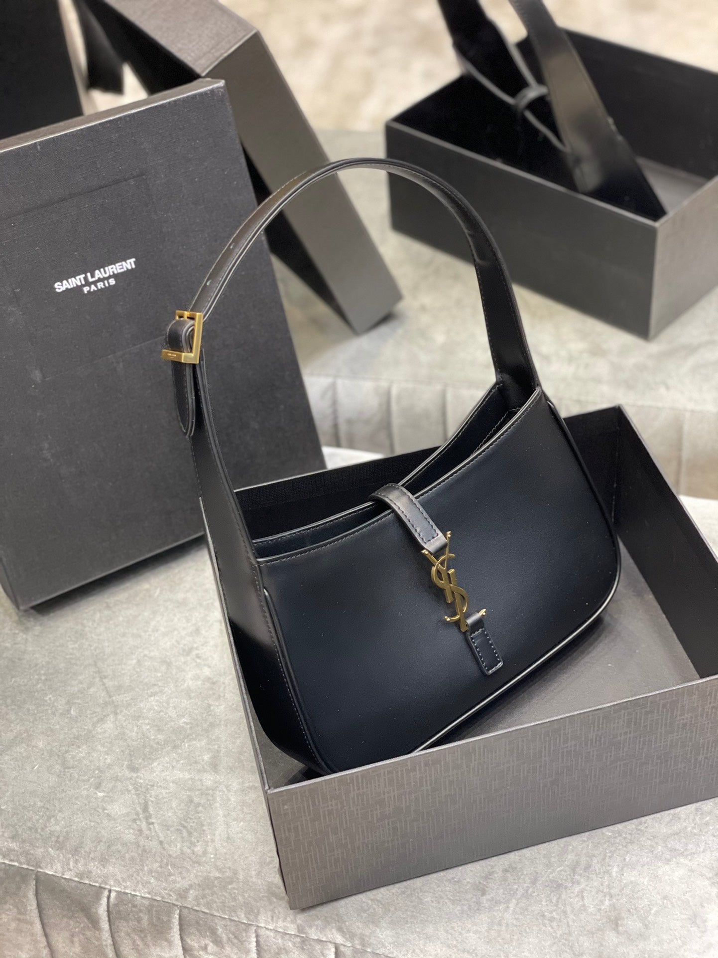 Borsa YSL