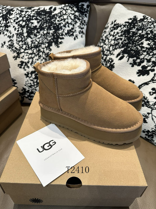UGG Classic ultra mini