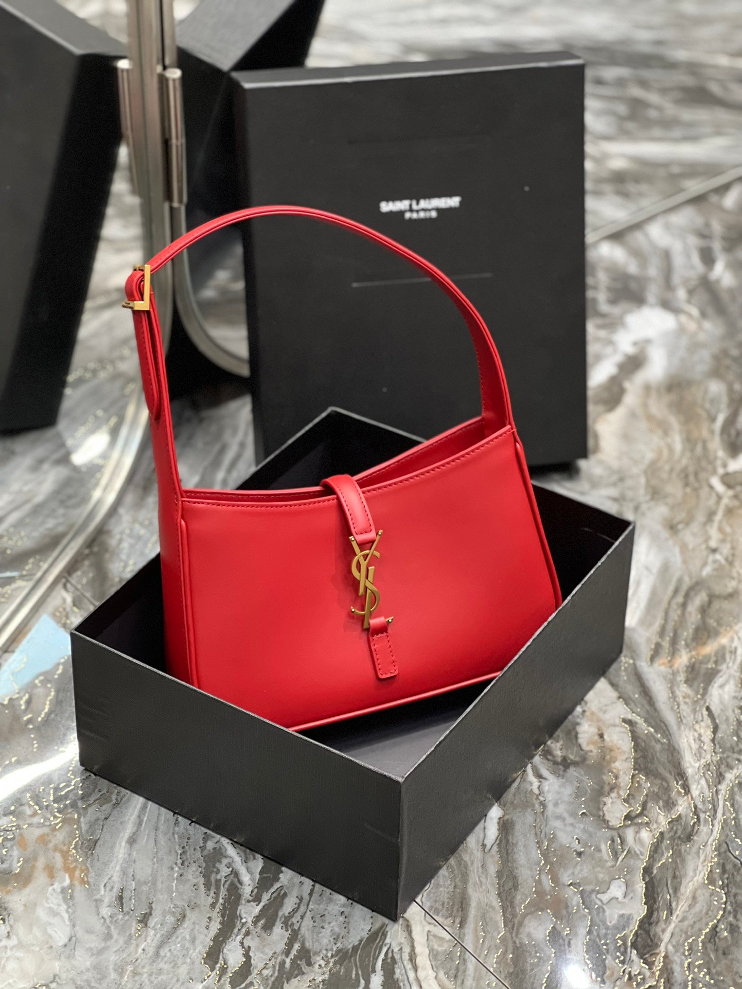 Borsa YSL