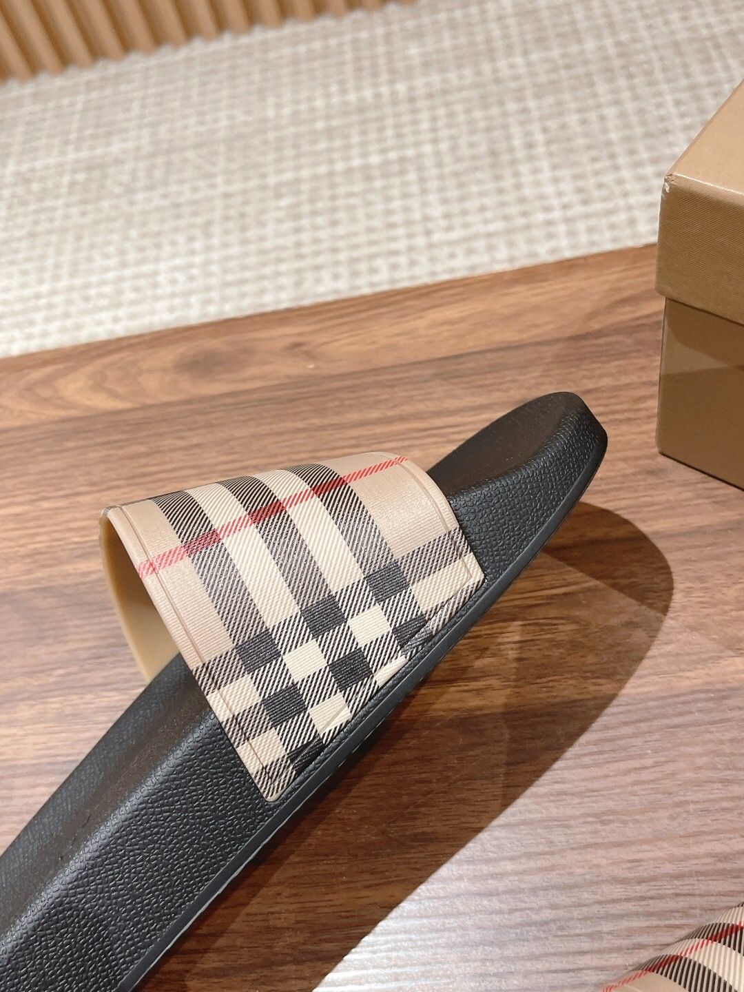 Slippers Burberry