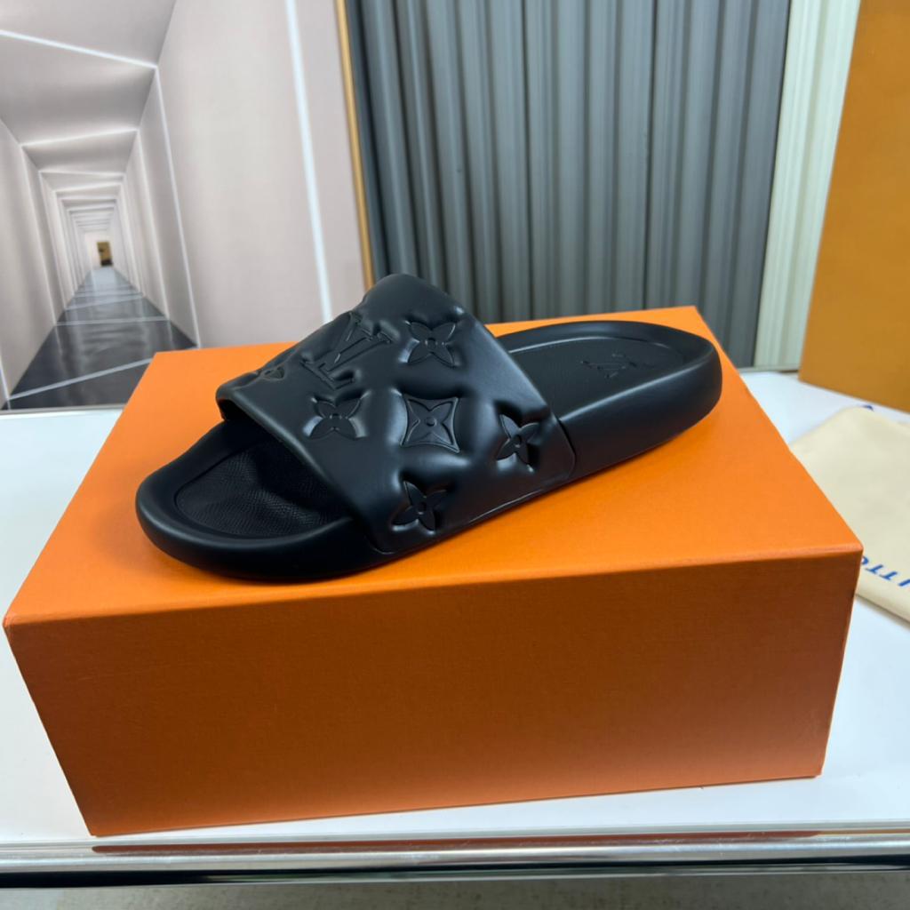 Slippers Louis Vuitton