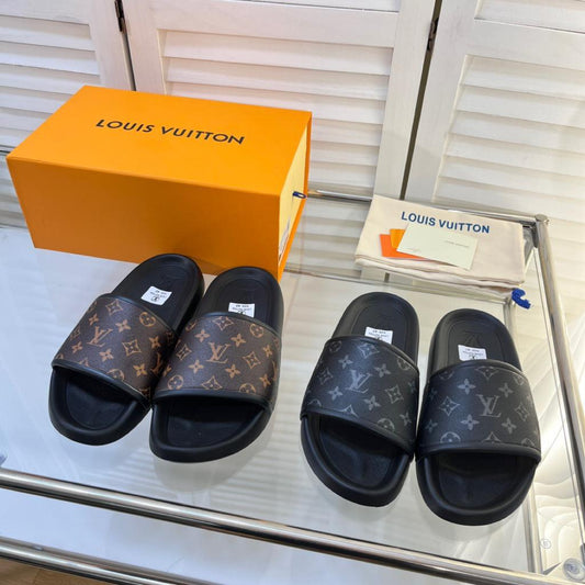 Slippers  Louis Vuitton