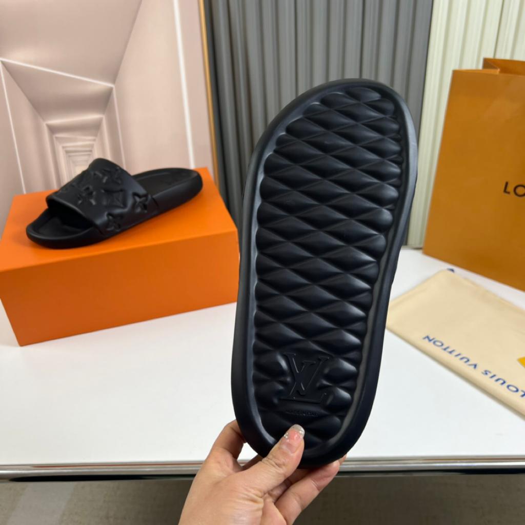 Slippers Louis Vuitton